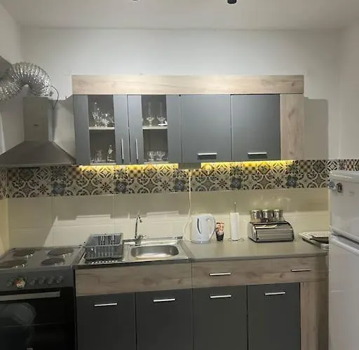 Апартаменти Cozy In *